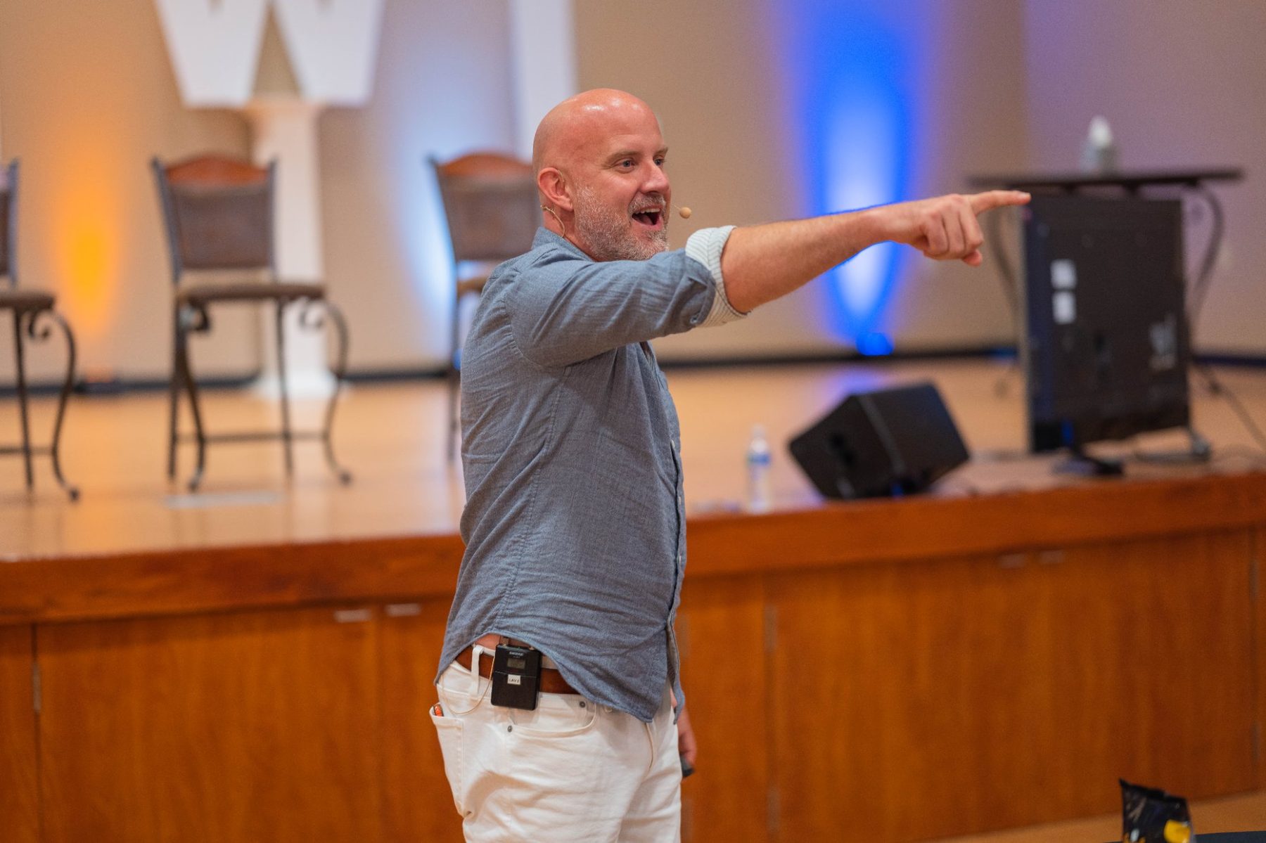 Angus Nelson pointing engagement